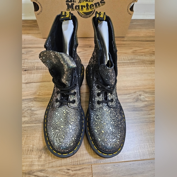 Dr. Martens 1460 METALLIC SPLATTER SUEDE LACE-UP BOOTS,US 8 - Picture 3 of 10